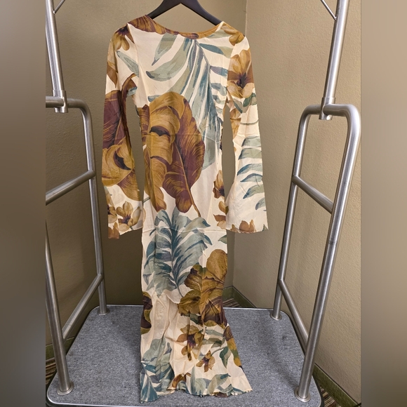 Big Sale! Peony Memento Maxi Dress - Picture 4 of 8